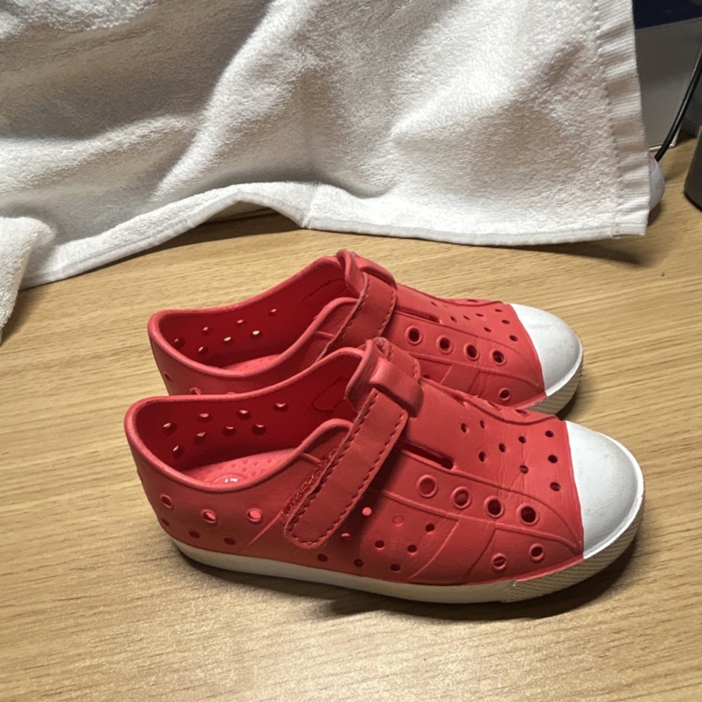 DSG Kids Unisex Red White Rubber Slip-On Casual Shoes Hook & Loop K10